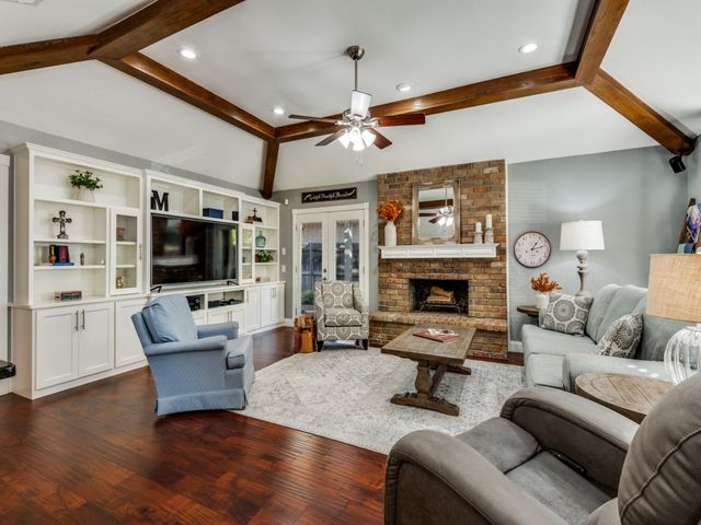 2111 Riverforest Court, Arlington, TX 76017