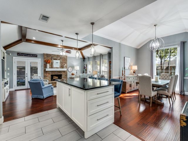 2111 Riverforest Court, Arlington, TX 76017