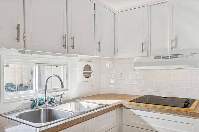 86 PINDO PALM STREET W, Largo, FL 33770