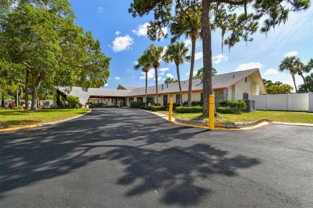 86 PINDO PALM STREET W, Largo, FL 33770