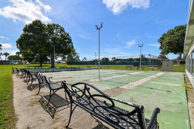 86 PINDO PALM STREET W, Largo, FL 33770