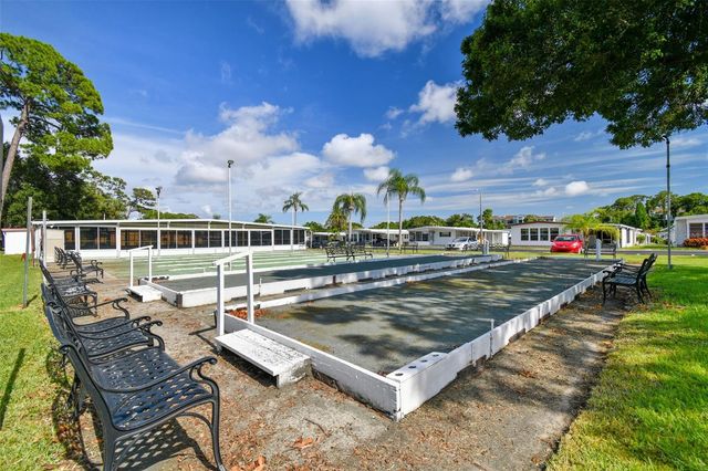 86 PINDO PALM STREET W, Largo, FL 33770