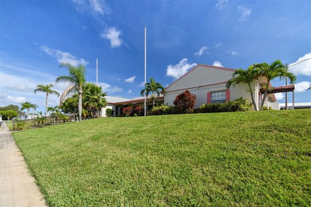 86 PINDO PALM STREET W, Largo, FL 33770