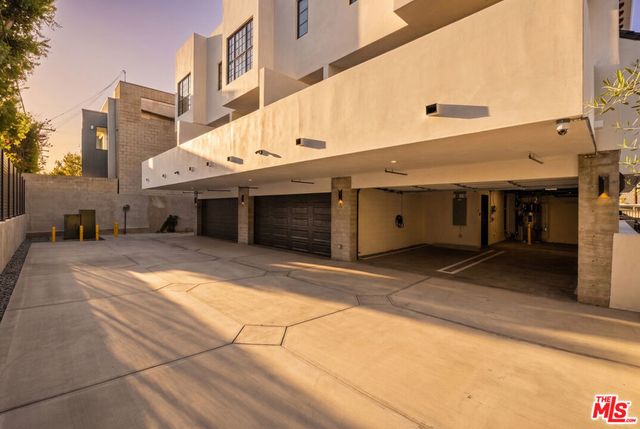9061 Nemo Street A, West Hollywood, CA 90069