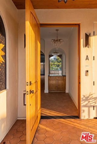 9061 Nemo Street A, West Hollywood, CA 90069