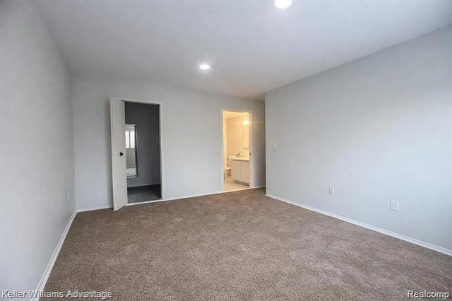 30056 W 12 Mile Road 78, Farmington Hills, MI 48334