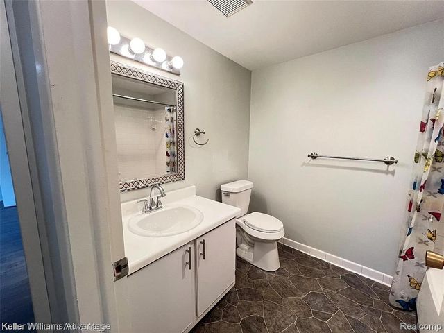 30056 W 12 Mile Road 78, Farmington Hills, MI 48334