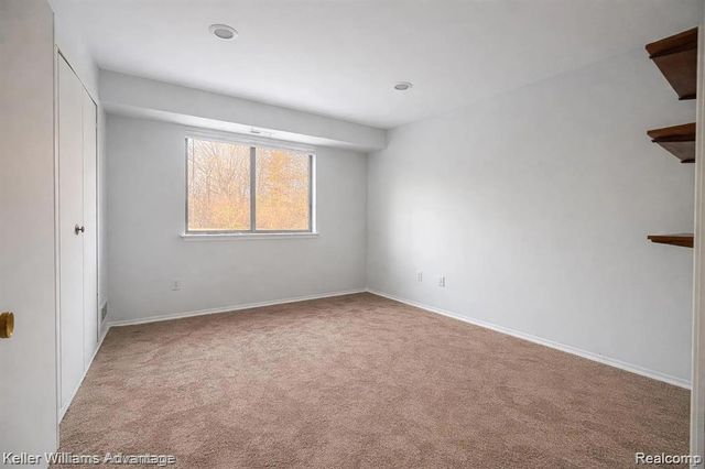30056 W 12 Mile Road 78, Farmington Hills, MI 48334