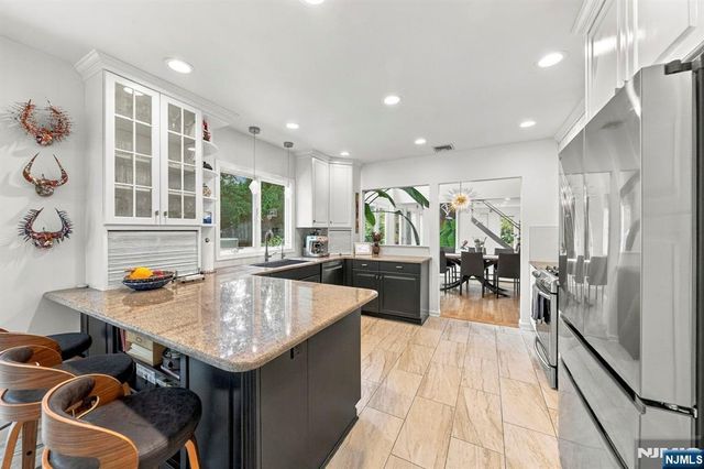 533 Ridgeland Terrace, Leonia, NJ 07605