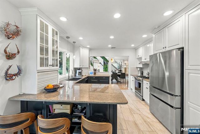 533 Ridgeland Terrace, Leonia, NJ 07605