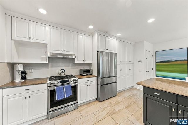 533 Ridgeland Terrace, Leonia, NJ 07605
