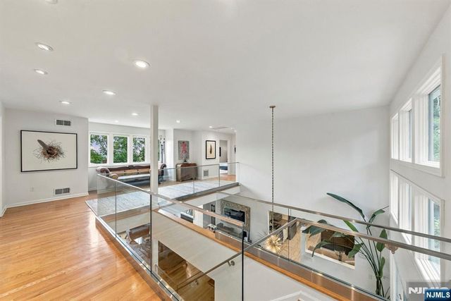 533 Ridgeland Terrace, Leonia, NJ 07605