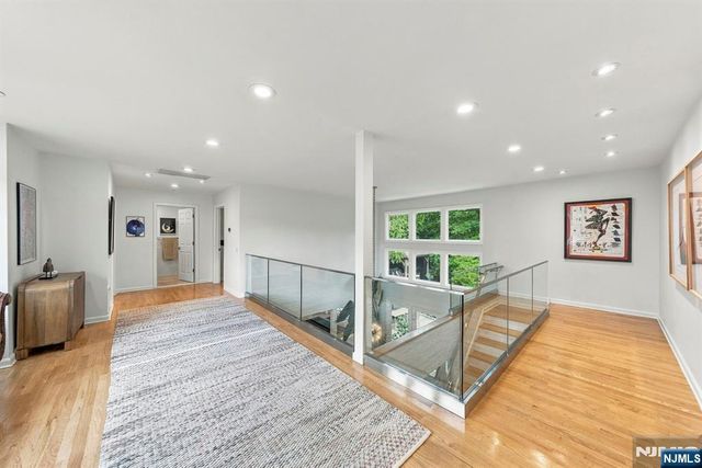 533 Ridgeland Terrace, Leonia, NJ 07605