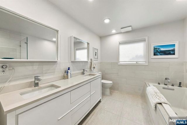 533 Ridgeland Terrace, Leonia, NJ 07605