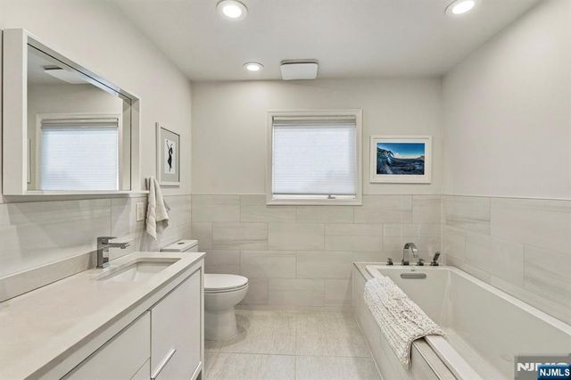 533 Ridgeland Terrace, Leonia, NJ 07605