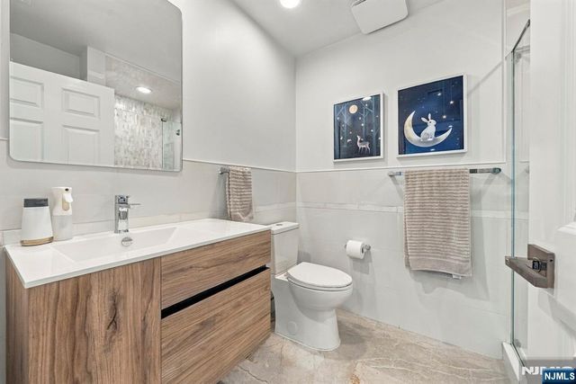 533 Ridgeland Terrace, Leonia, NJ 07605
