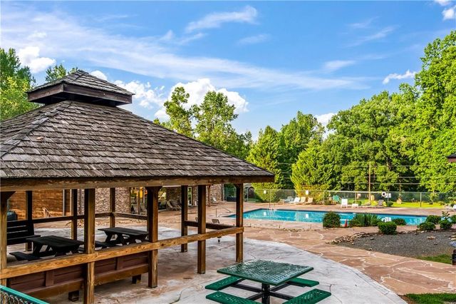 1652 Sable Court, Talking Rock, GA 30175