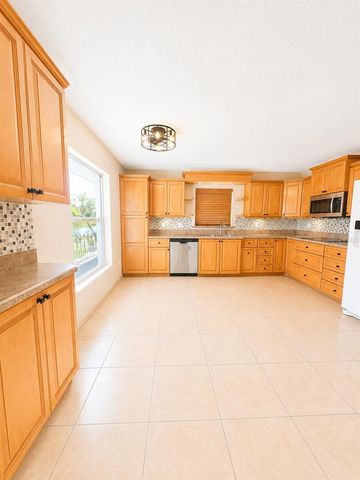 223 NE GOLF CLUB DRIVE, New Smyrna Beach, FL 32168