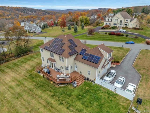 4 Camelback Road, Chester, NY 10918