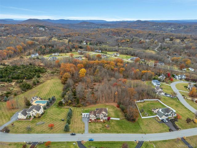 4 Camelback Road, Chester, NY 10918