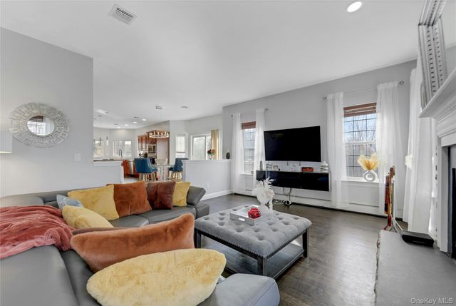 4 Camelback Road, Chester, NY 10918