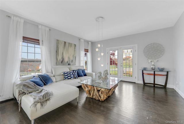 4 Camelback Road, Chester, NY 10918