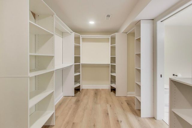 26225 N Hickory Road, Mundelein, IL 60060