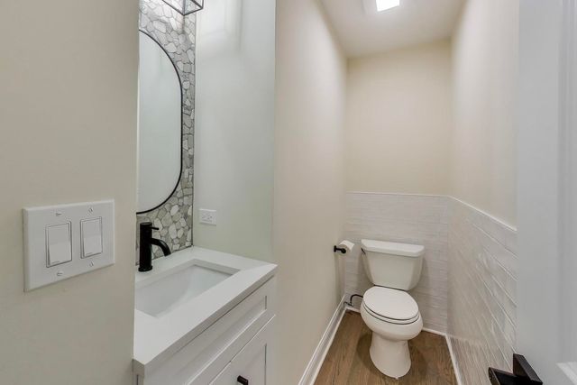 26225 N Hickory Road, Mundelein, IL 60060