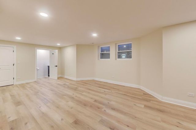 26225 N Hickory Road, Mundelein, IL 60060