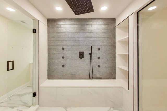 26225 N Hickory Road, Mundelein, IL 60060