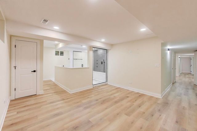 26225 N Hickory Road, Mundelein, IL 60060