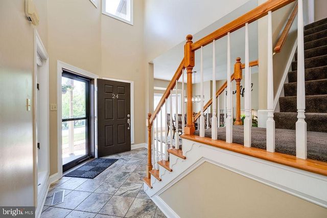 24 SYCAMORE DR, Reading, PA 19606