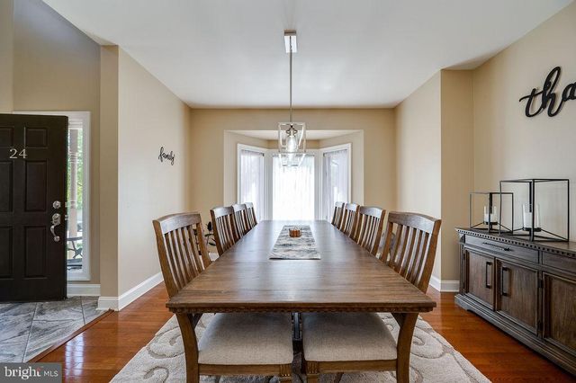 24 SYCAMORE DR, Reading, PA 19606