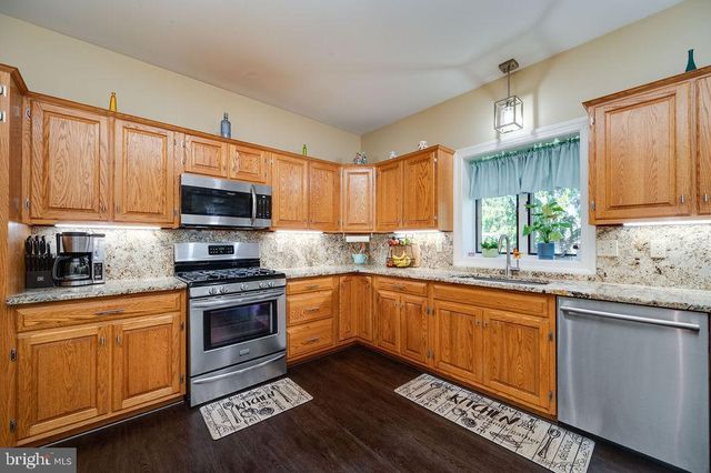 24 SYCAMORE DR, Reading, PA 19606