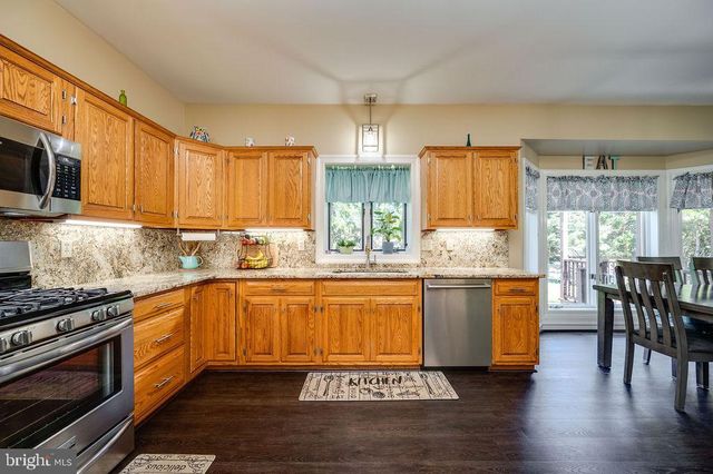 24 SYCAMORE DR, Reading, PA 19606