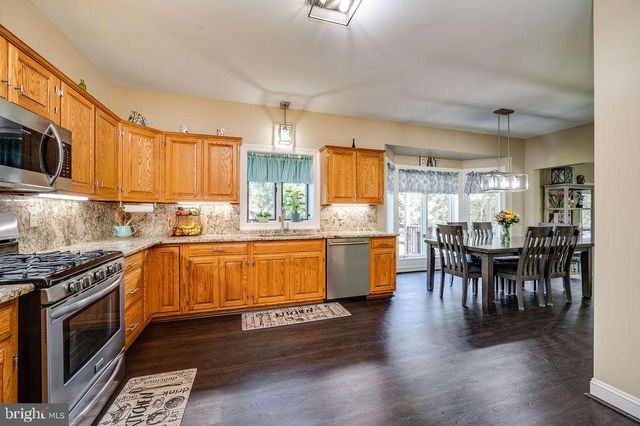 24 SYCAMORE DR, Reading, PA 19606
