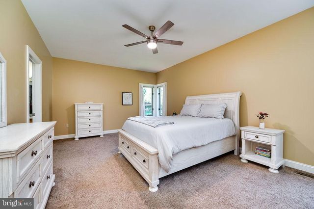 24 SYCAMORE DR, Reading, PA 19606