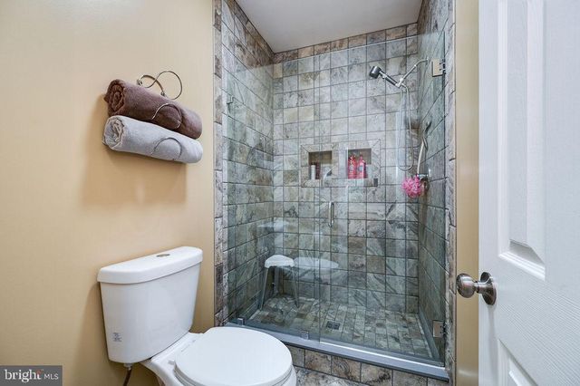 24 SYCAMORE DR, Reading, PA 19606