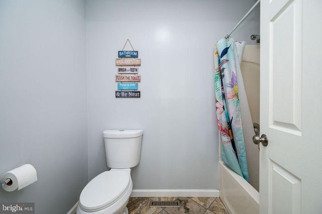 24 SYCAMORE DR, Reading, PA 19606