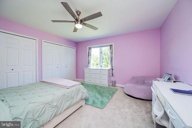 24 SYCAMORE DR, Reading, PA 19606