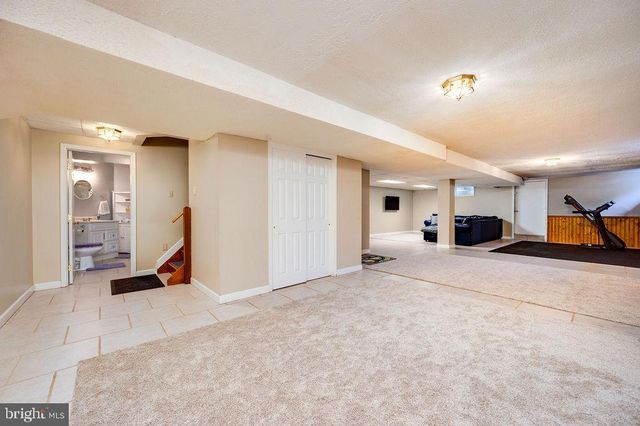 24 SYCAMORE DR, Reading, PA 19606