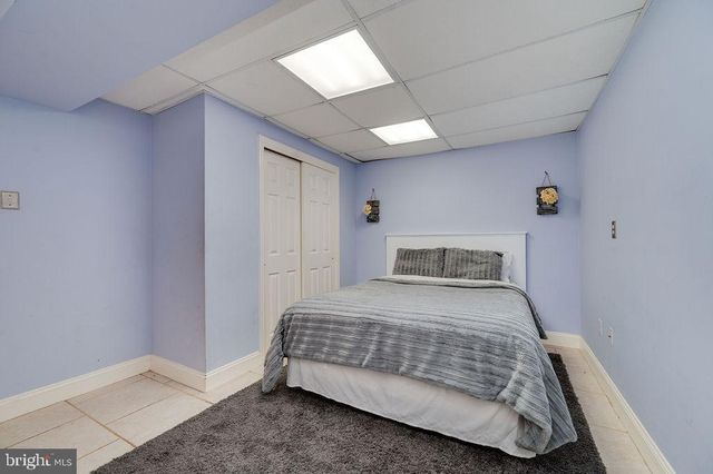 24 SYCAMORE DR, Reading, PA 19606