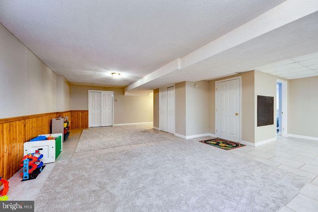 24 SYCAMORE DR, Reading, PA 19606