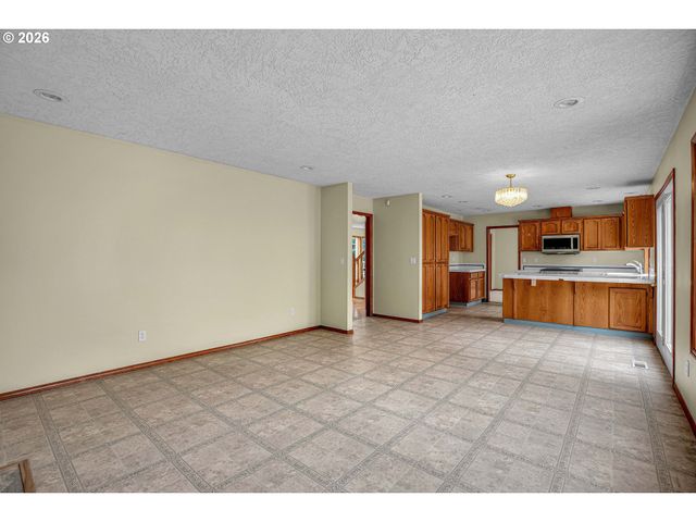 1802 Nw BELLA VISTA Ave, Gresham, OR 97030