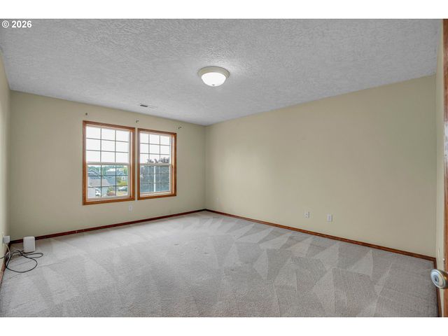 1802 Nw BELLA VISTA Ave, Gresham, OR 97030