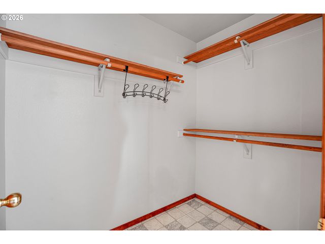 1802 Nw BELLA VISTA Ave, Gresham, OR 97030