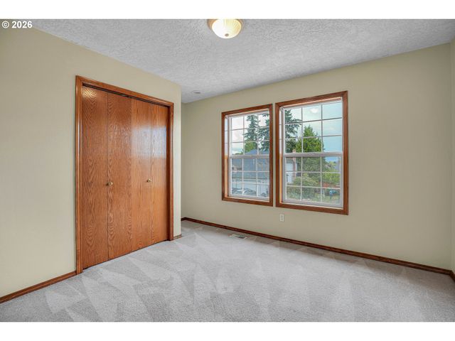 1802 Nw BELLA VISTA Ave, Gresham, OR 97030