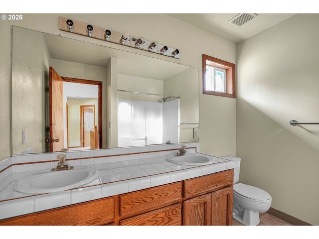 1802 Nw BELLA VISTA Ave, Gresham, OR 97030