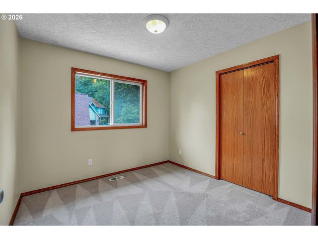 1802 Nw BELLA VISTA Ave, Gresham, OR 97030
