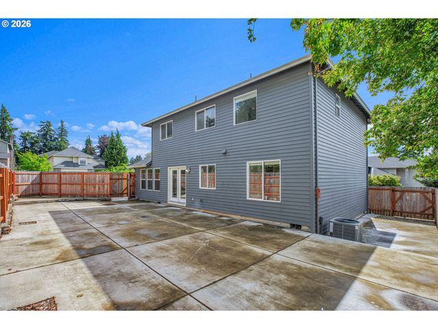 1802 Nw BELLA VISTA Ave, Gresham, OR 97030